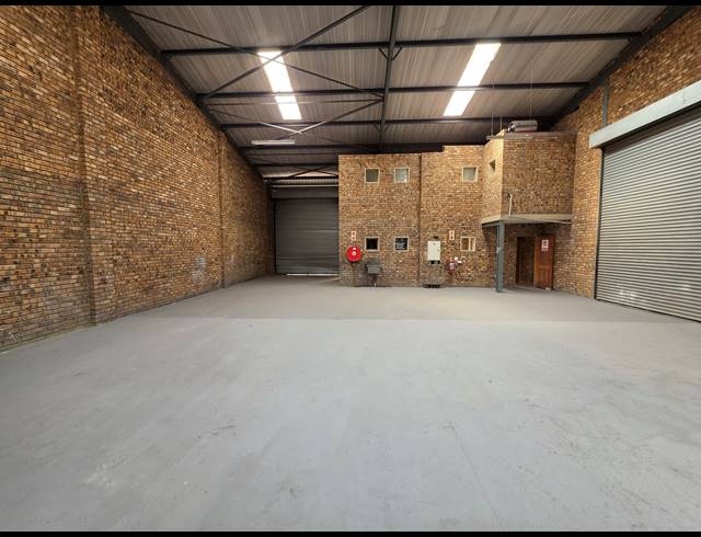 450M² FACTORY TO LET IN ANDERBOLT